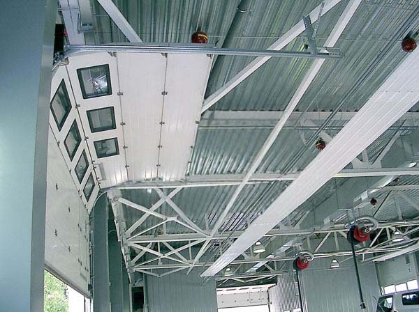 Vertical Lift Sectional Door