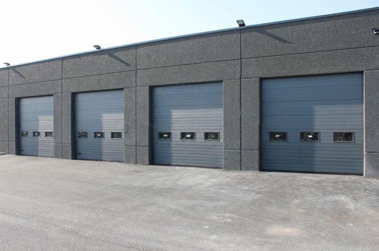 Industrial Sectional Door Manufacturer