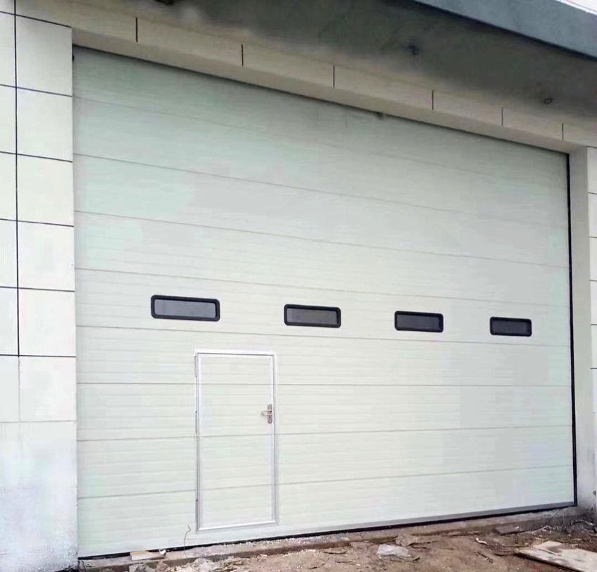 Industrial sectional door