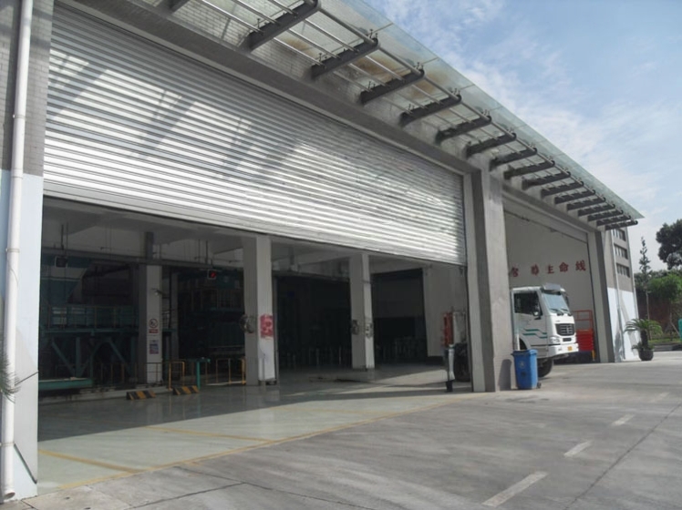钢质抗风卷帘门