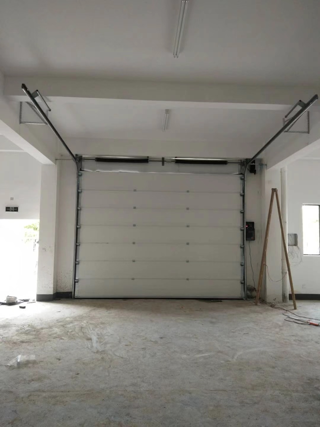 Steel Industrial Sectional Door for Logistics Centers product description 4